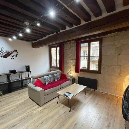 Appartements Chez Delphine Et Guillaume Au Coeur De Semur En Auxois Exterior photo